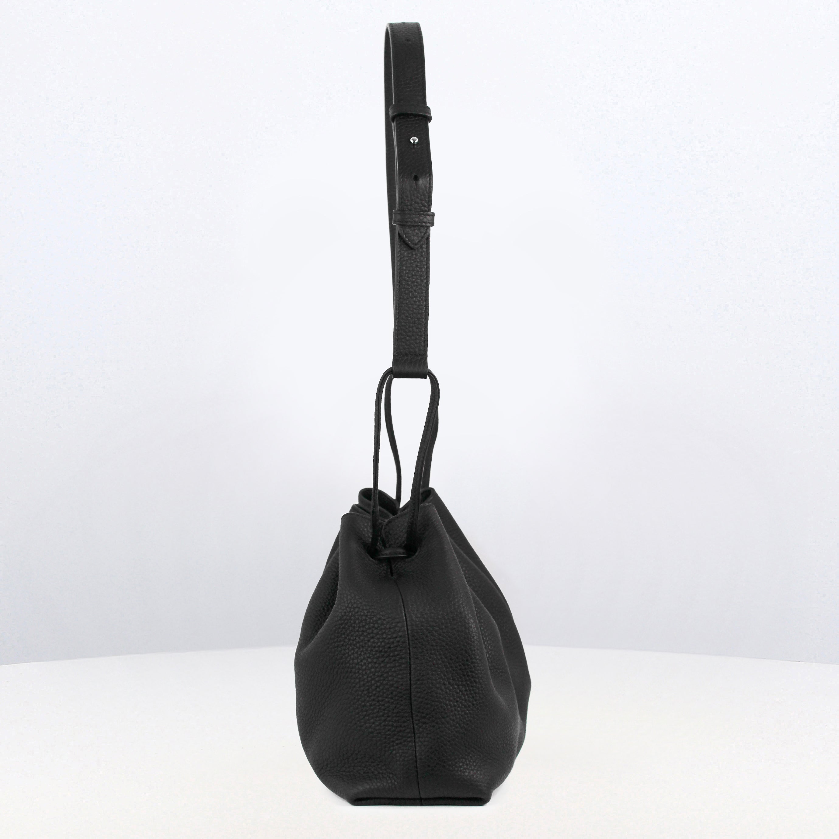 "Archive Event" SAC BOURSE EN CUIR COLETTE PM NOIR long handle/strap black