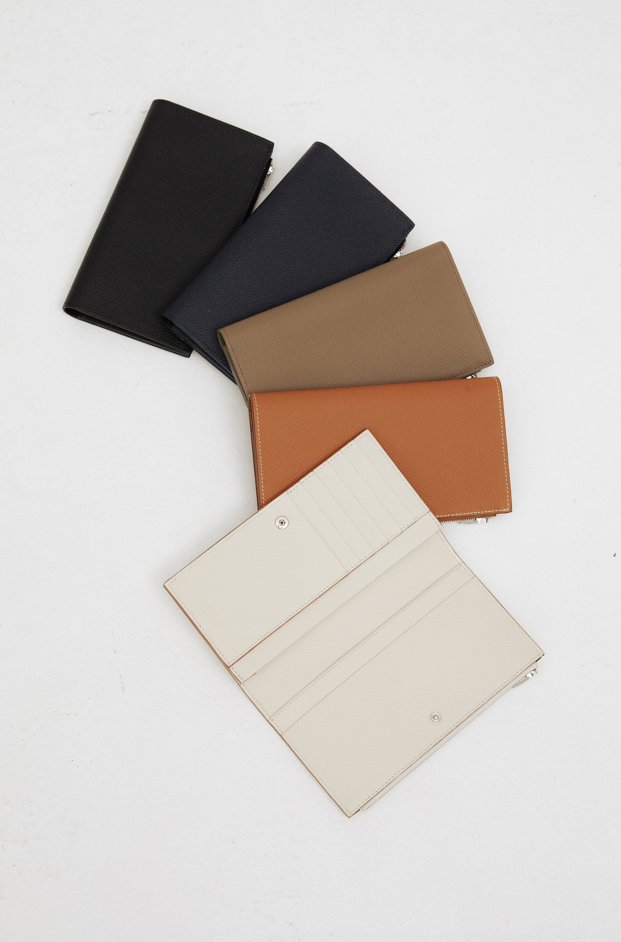 LONG PORTEFEUILLE EN CUIR À FERMETURE ÉCLAIR NOIR