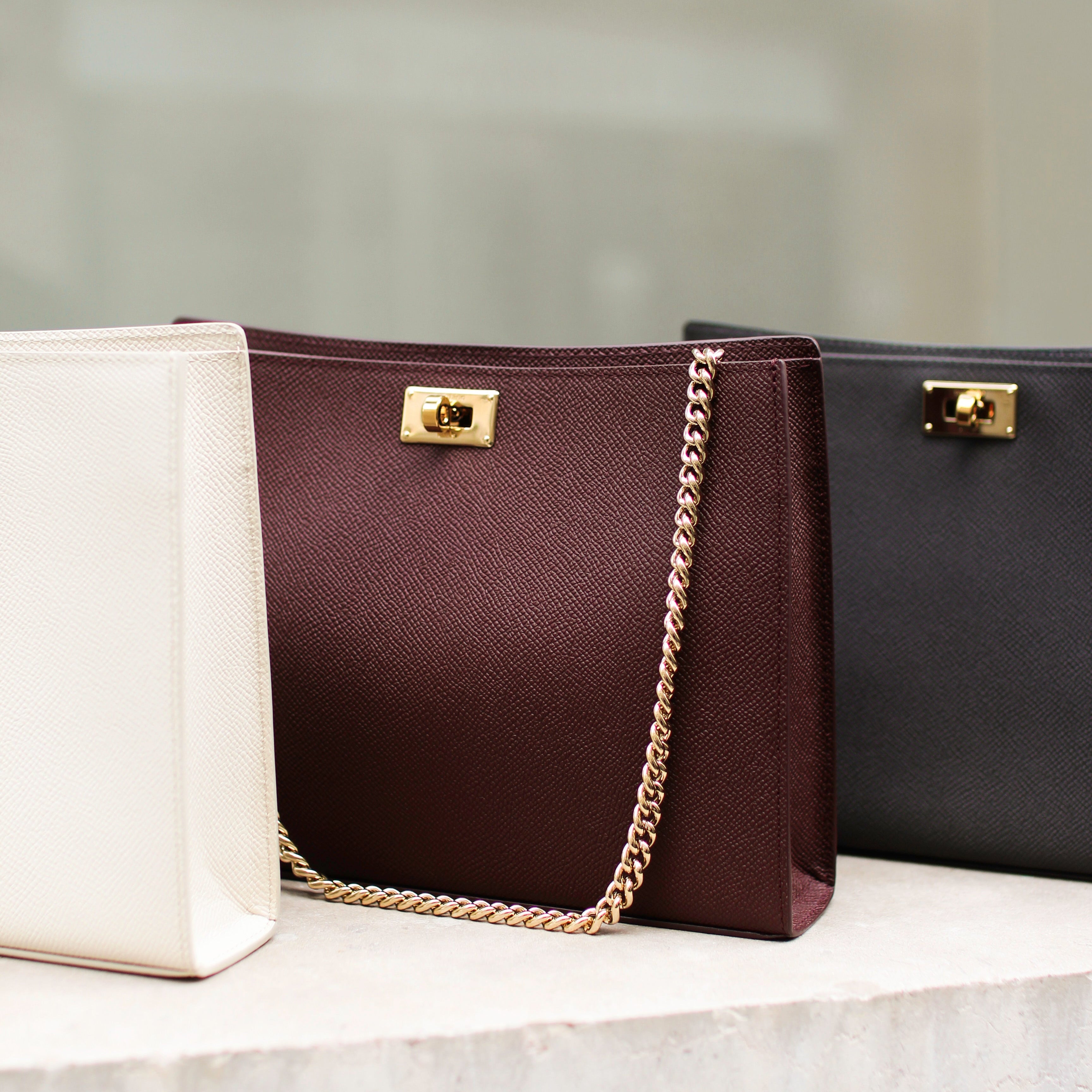 POCHETTE EN CUIR MONTAIGNE GRIS CHARBON