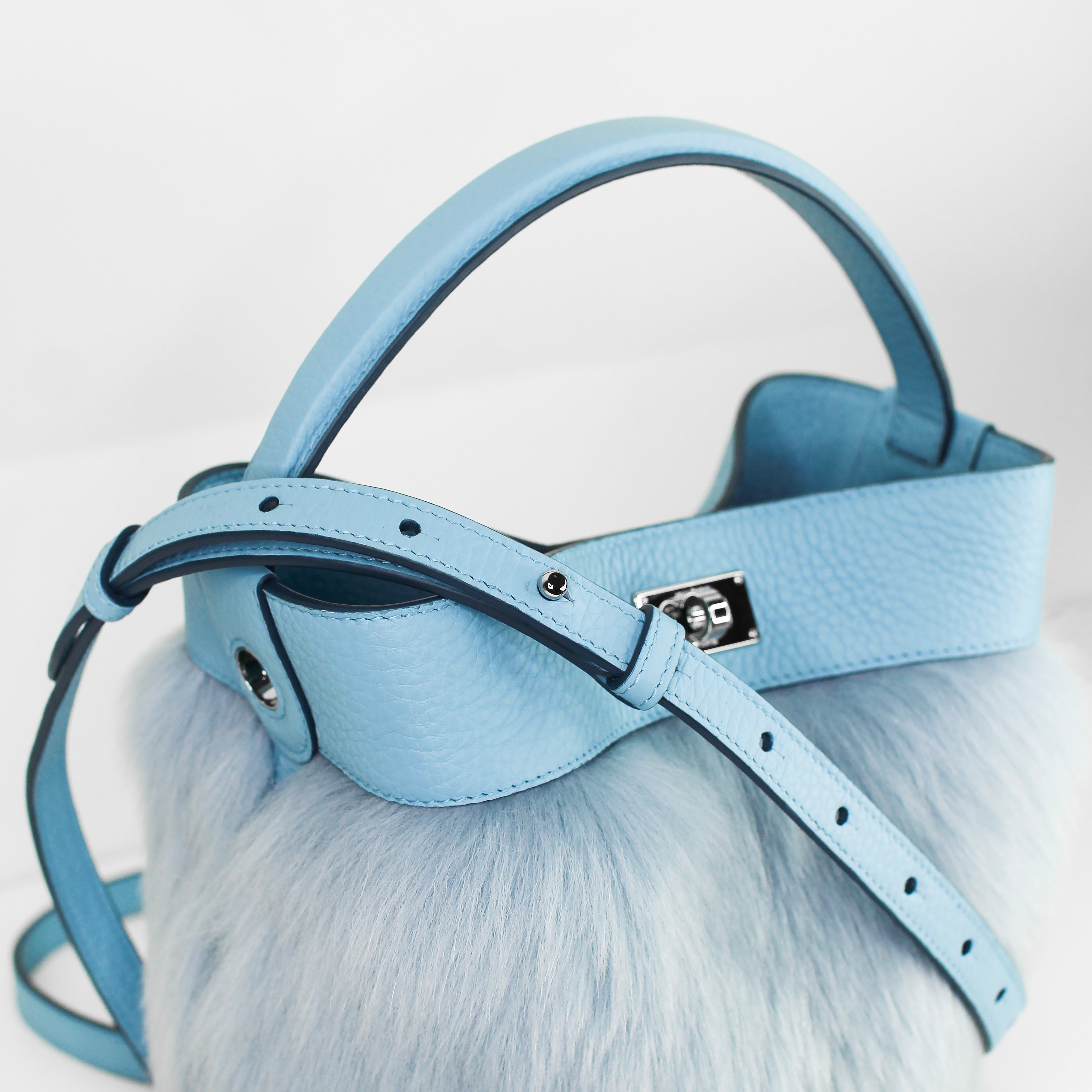 レザー・シャーリングバッグ オデオン ミニ 空色