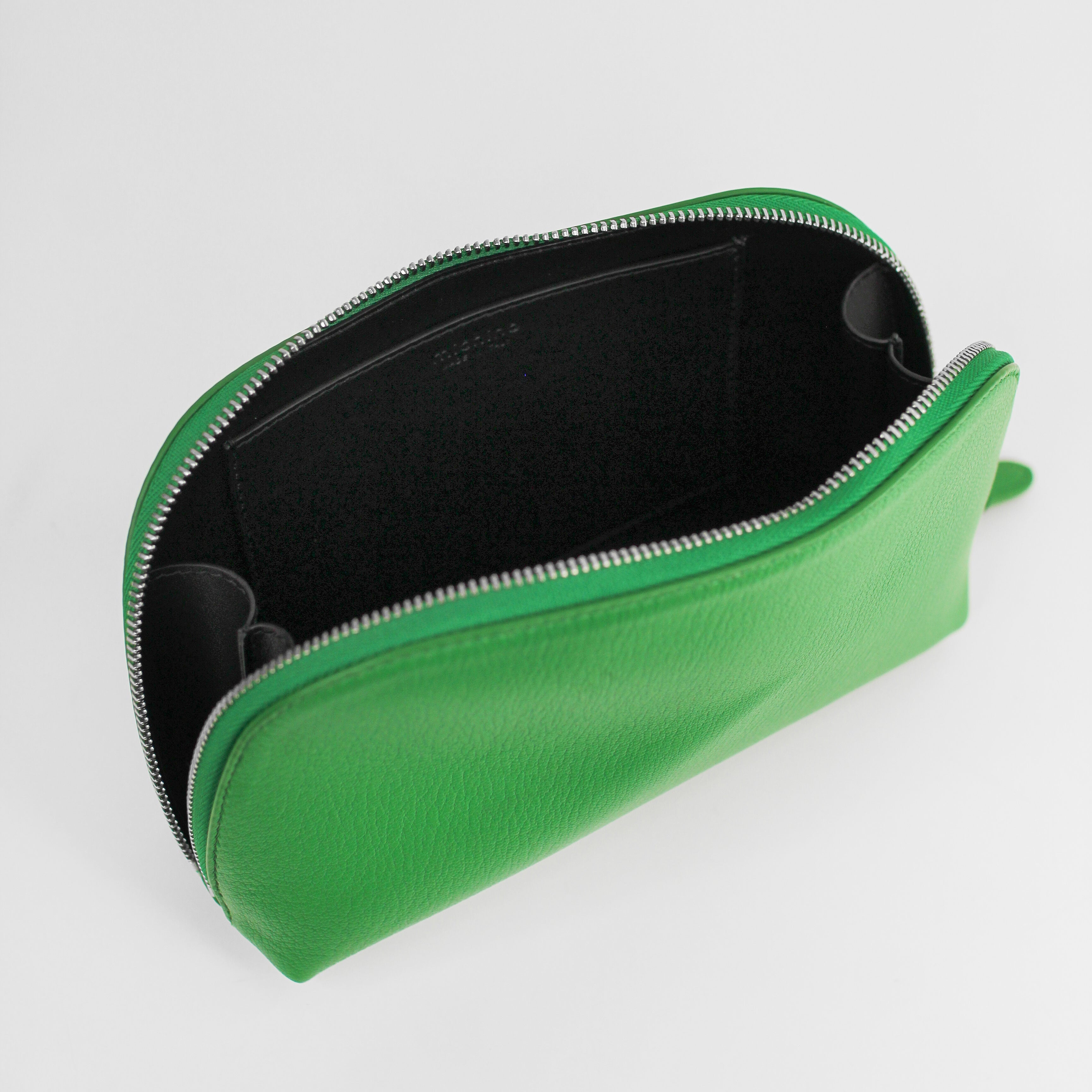 "Archive Event" TROUSSE DE COSMÉTIQUE EN CUIR VERT BAMBOU