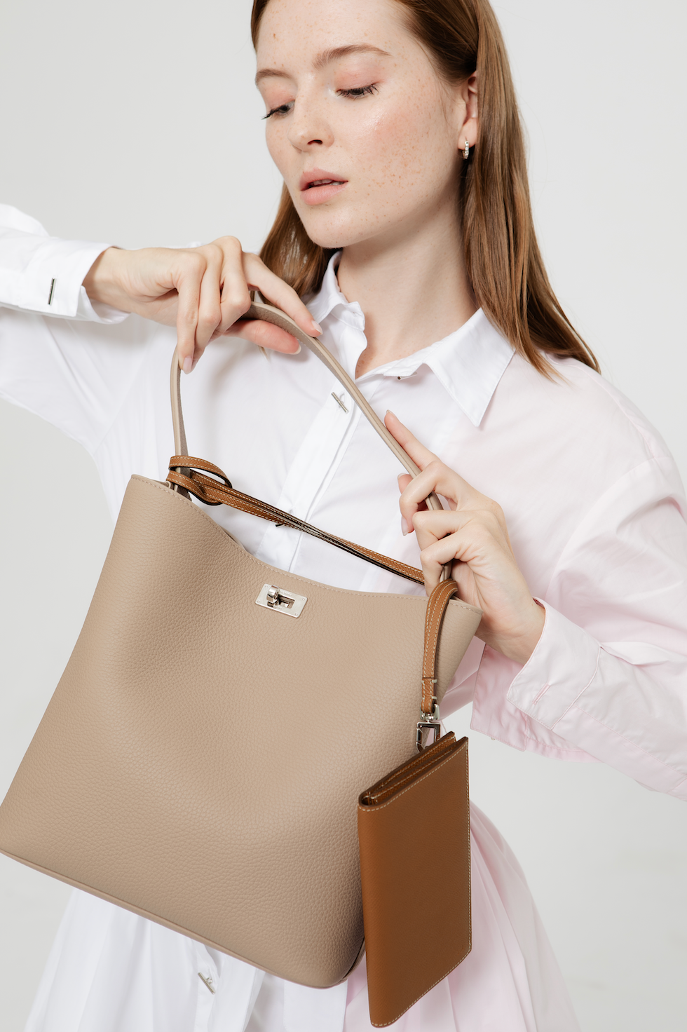 LONG PORTEFEUILLE EN CUIR À FERMETURE ÉCLAIR GOLD