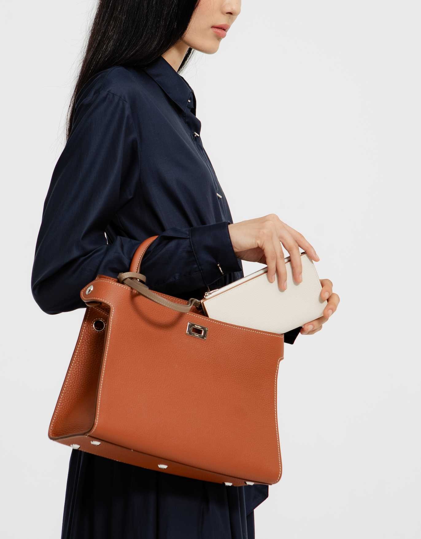 LONG PORTEFEUILLE EN CUIR À FERMETURE ÉCLAIR IVOIRE