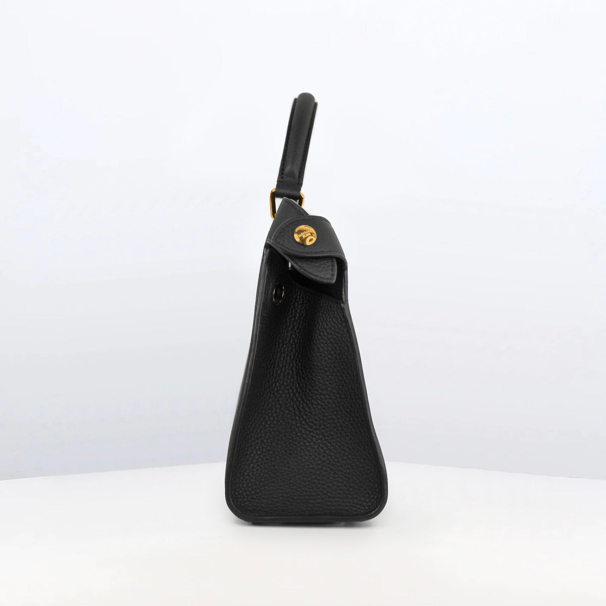 LEATHER HANDBAG LUTECE 27 BLACK WITH GOLD HARWARE