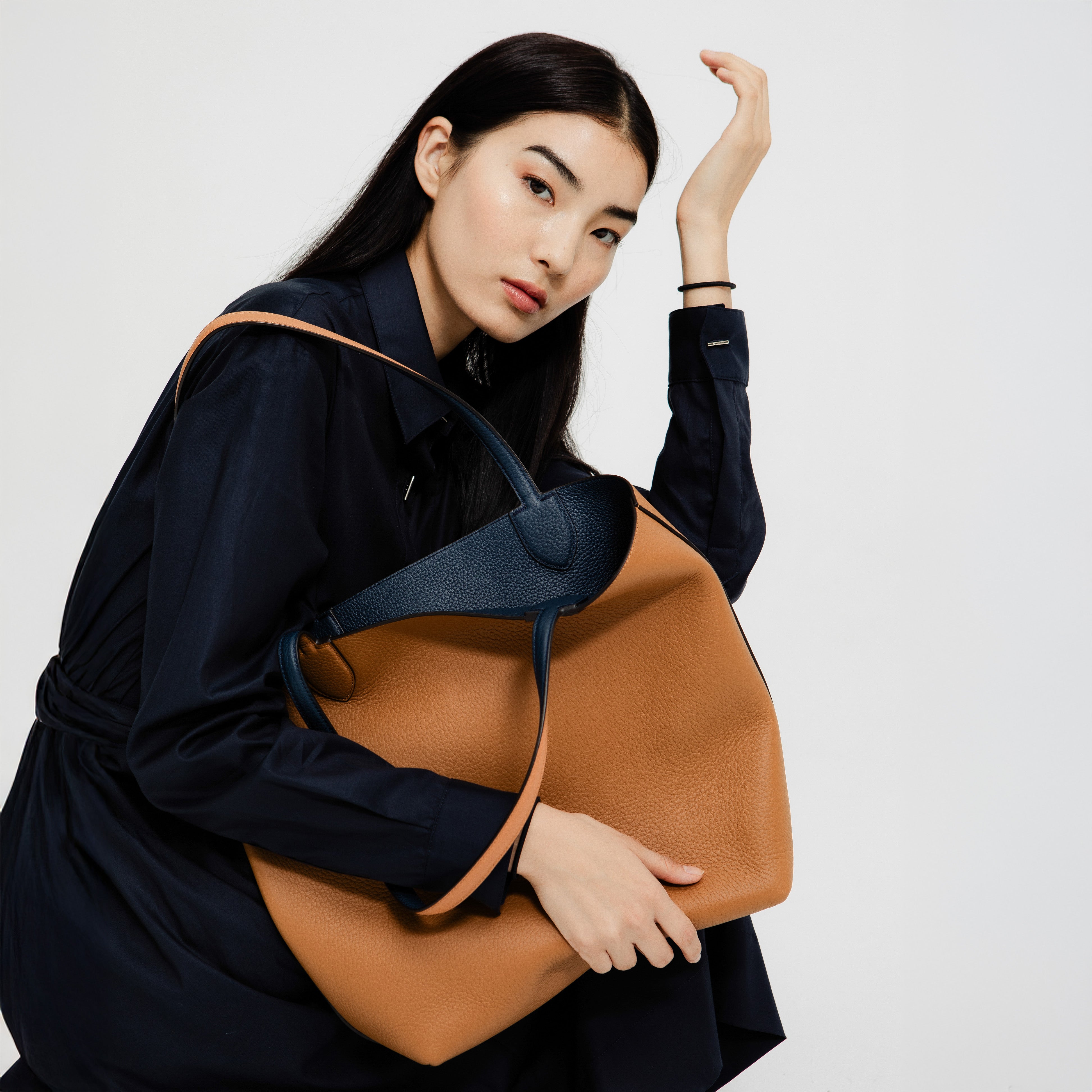 リバーシブルトートバッグ - リヴォリ 縦長 キャメル/ネイビー
