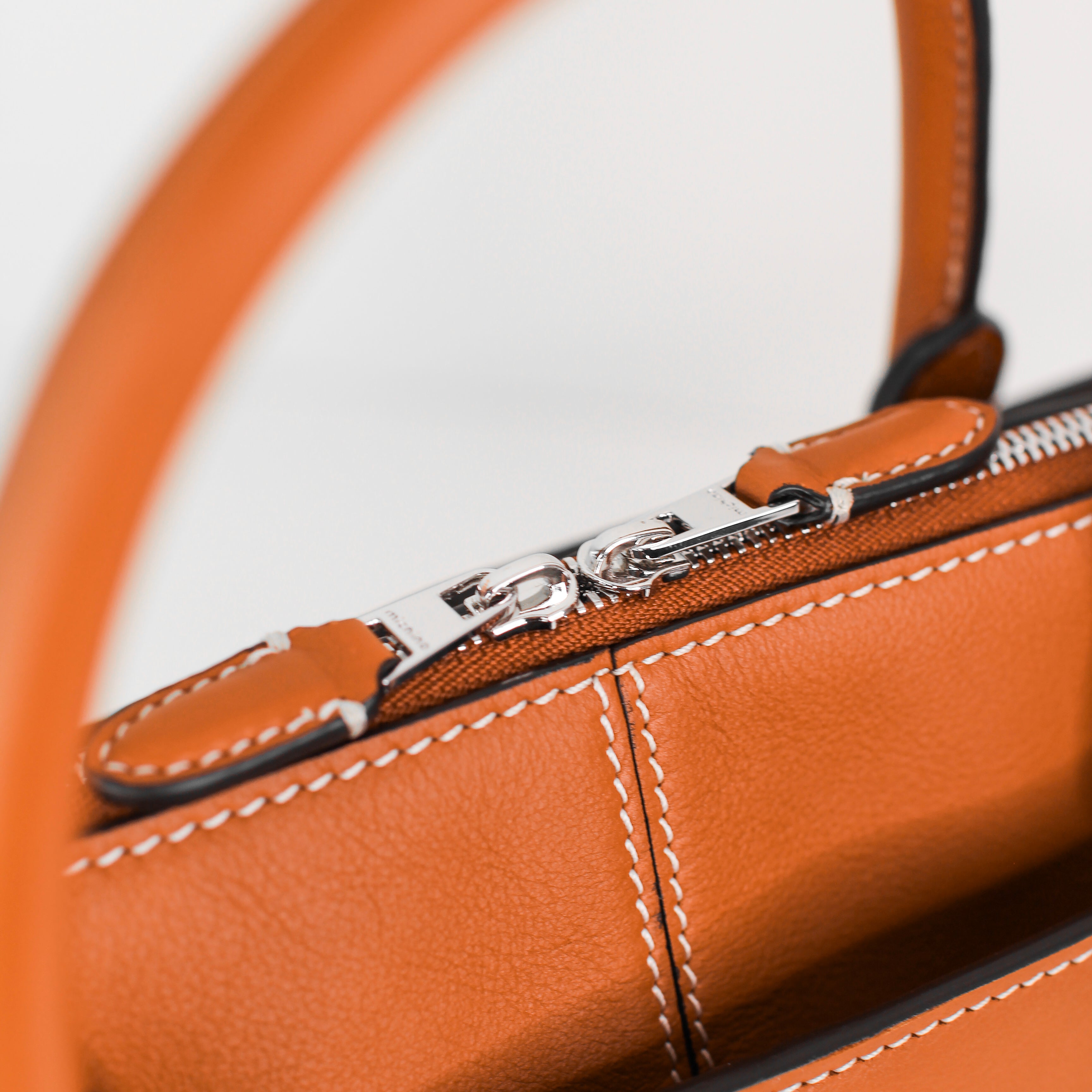 SAC À MAIN EN CUIR SEPTIÈME PM GOLD